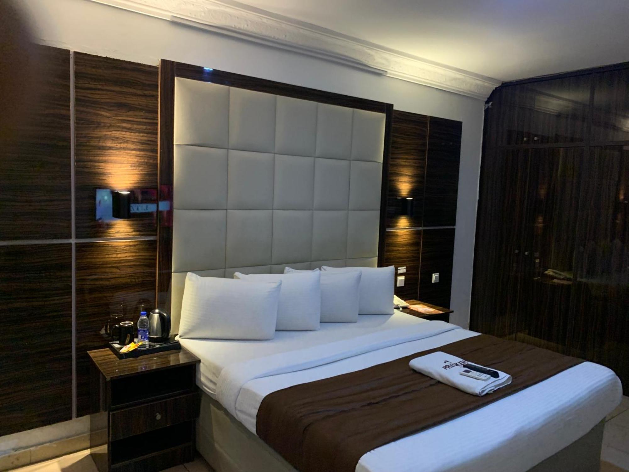 Presken Hotels @ Victoria Island Apese Eksteriør billede